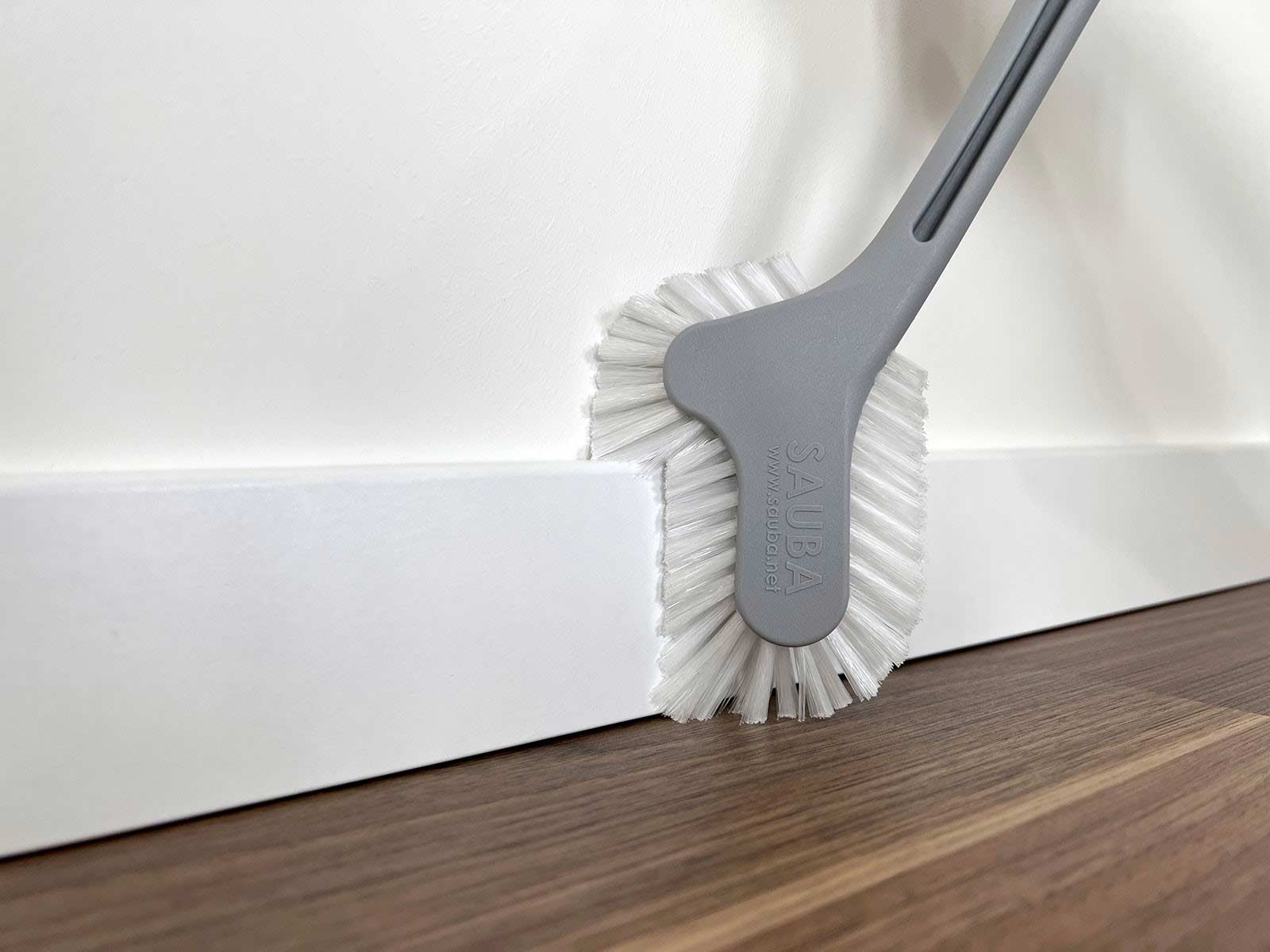 Reinigungsbürste für Fußleisten und Kanten LINA