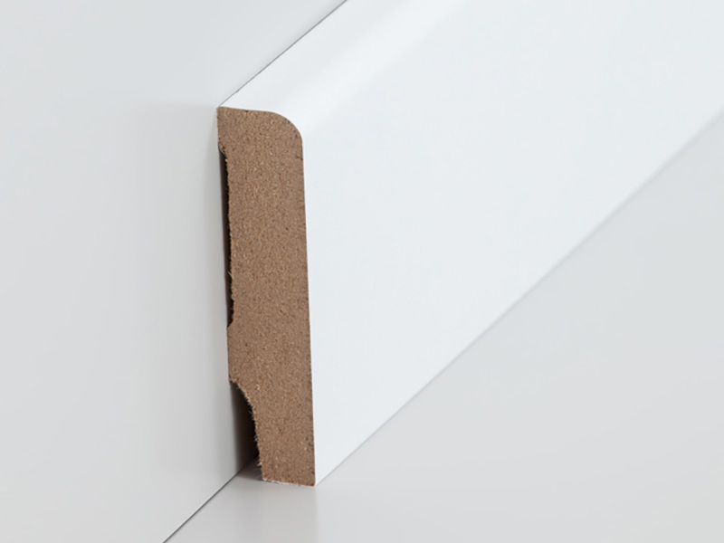 Sockelleiste weiß 13 x 58 mm, Oben Rund MDF weiß foliert RAL9016