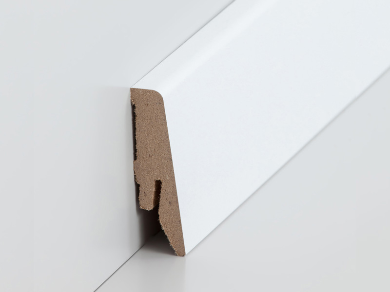 Abgerundete MDF Fußleiste, weiß RAL 9016