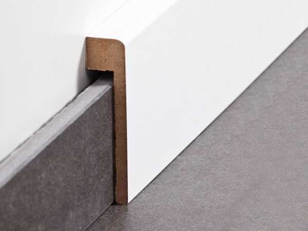 Südbrock Abdeckleiste für Fliesensockel 19 x 80 mm, MDF weiß foliert